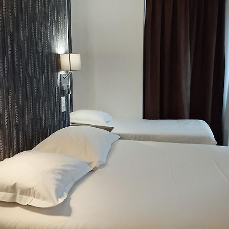Le Royalty Hotel Angers Exterior photo