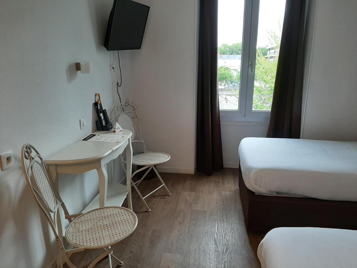 Le Royalty Hotel Angers Exterior photo