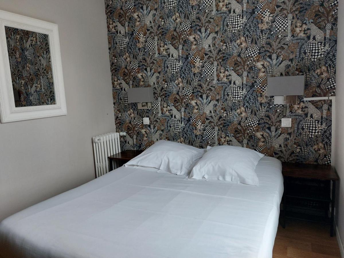 Le Royalty Hotel Angers Exterior photo